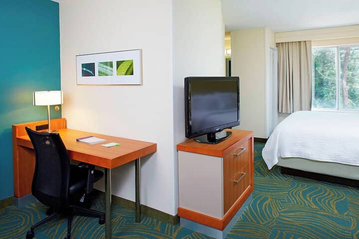 Room 6 of 33